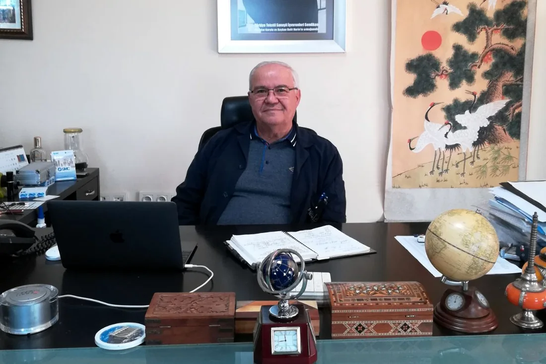 Kurucumuz İsmail Çetinkaya, ofisinde